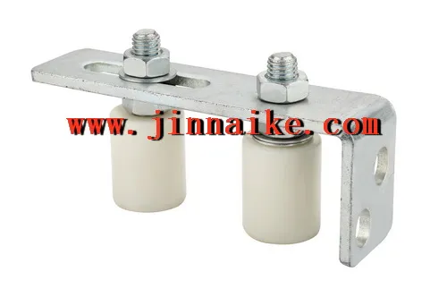 Направляющий кронштейн с нейлоновым роликом